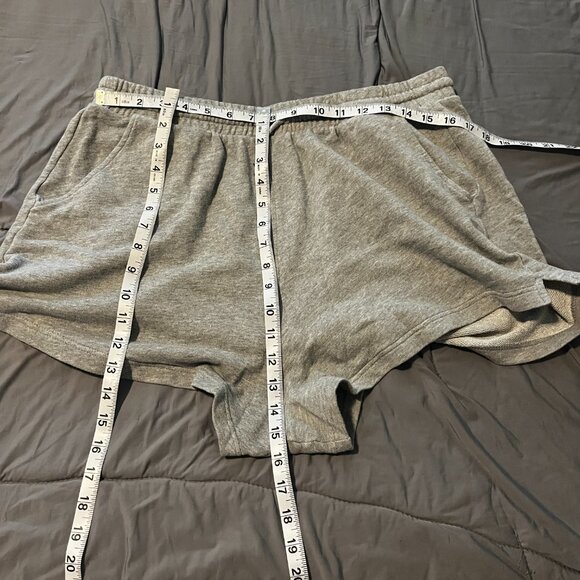 Women's Old navy lounge shorts Large - Picture 5 of 5